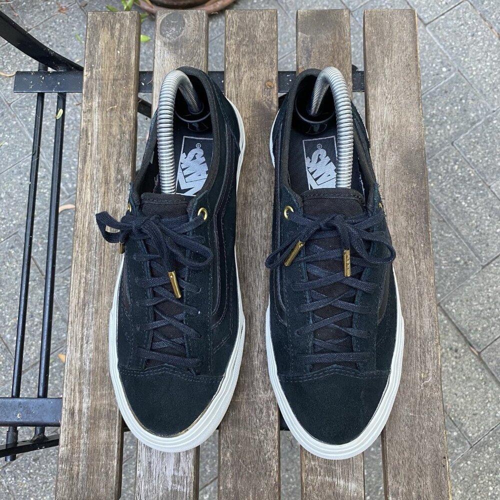 Vans Old Skool Low Skate Shoes Women's 7.5 Men's 6 Black Suede Gold Lace Aglets - Picture 7 of 12